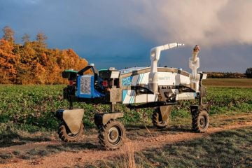 Mobile harvesting robot for automation in fruit production
