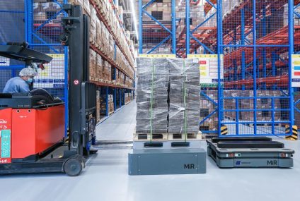 Robots for the logistics industry are increasing: the challenge of  AI-enabled robotics