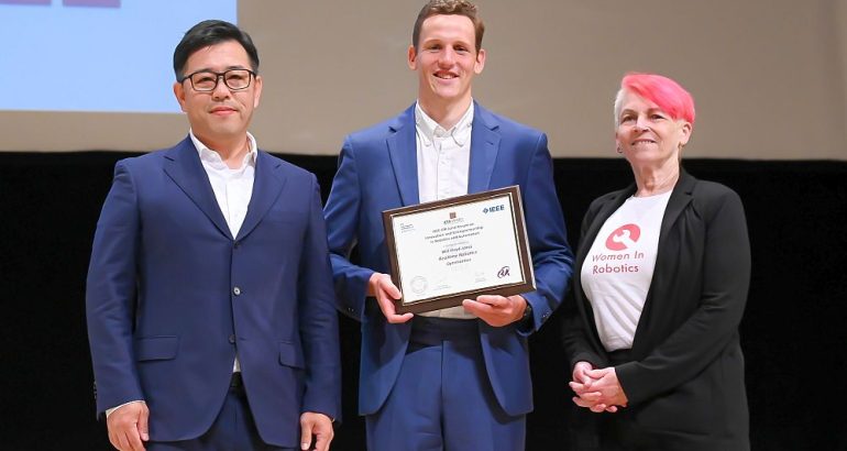 Realtime Robotics from US: the Award for Innovation and Entrepreunership in Robotics and Automation