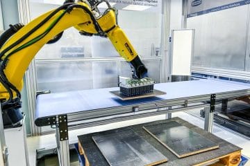 Intelligent pick up and positioning: smart solution for automation