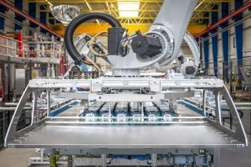 Palletizing system: integrated robotics for fast changeovers Palletizing system: integrated robotics for fast changeovers